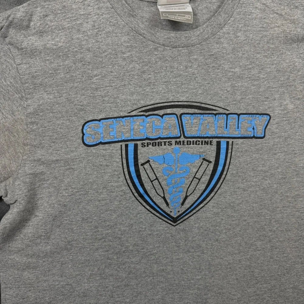 Nike Long Sleeve Shirt Mens Small Gray Excellent Seneca Valley Sports Medicine
